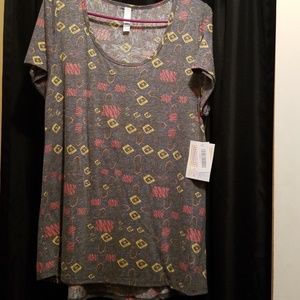 New with tags lularoe large Classic T